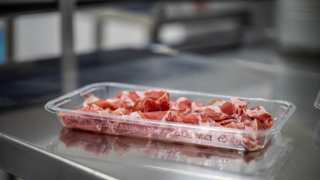 salumificio pedrazzoli plastica riciclata