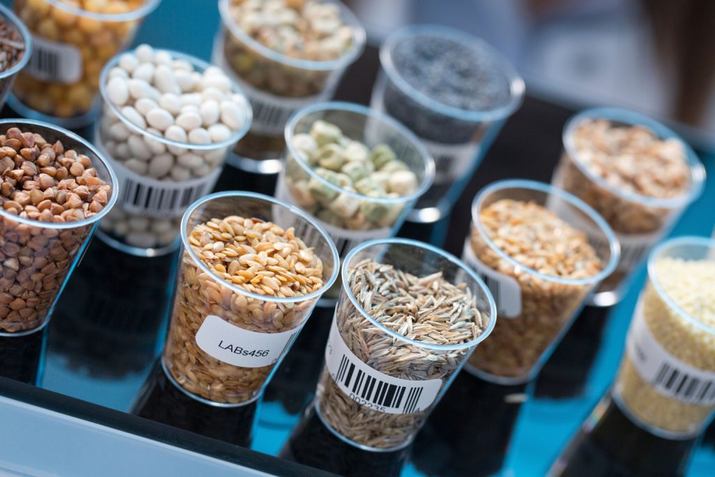 materie prime per realizzare il mangime per suini nel mangimificio pedrazzoli