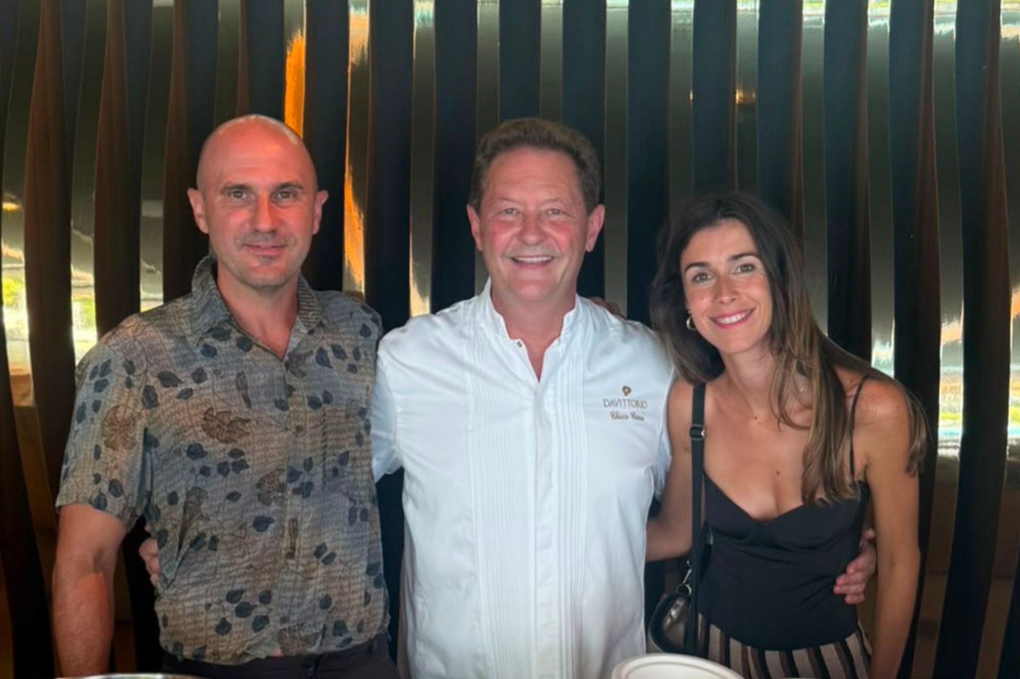 La famiglia Pedrazzoli con la famiglia Cerea durante la celebrazione del 60° anniversario di Da Vittorio presso La Cantalupa, Brusaporto.